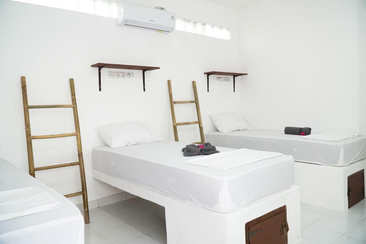 Gili Pirates Dive & Bnb Gili Trawangan Exterior foto