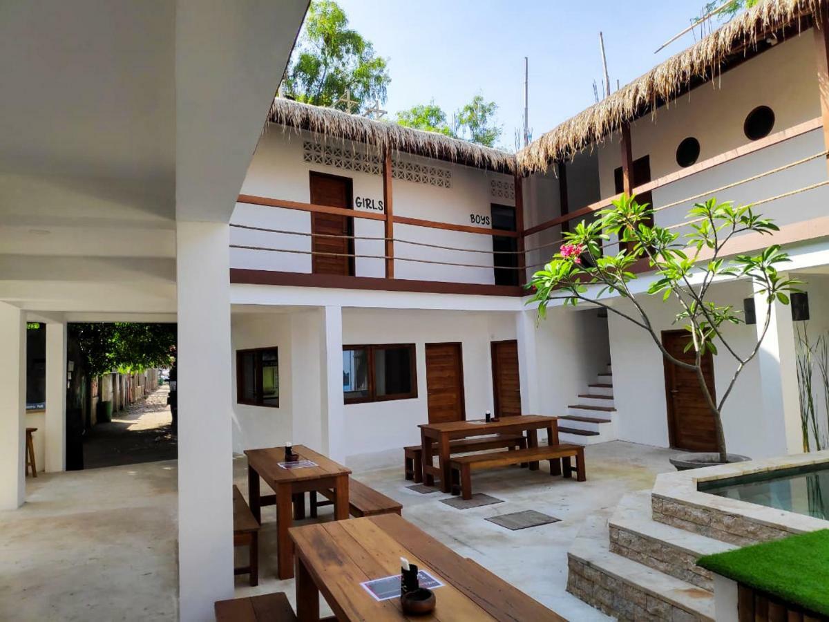 Gili Pirates Dive & Bnb Gili Trawangan Exterior foto